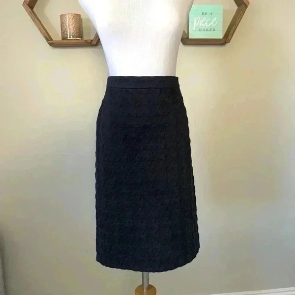 Ann Taylor navy houndstooth pattern pencil skirt - Picture 1 of 8